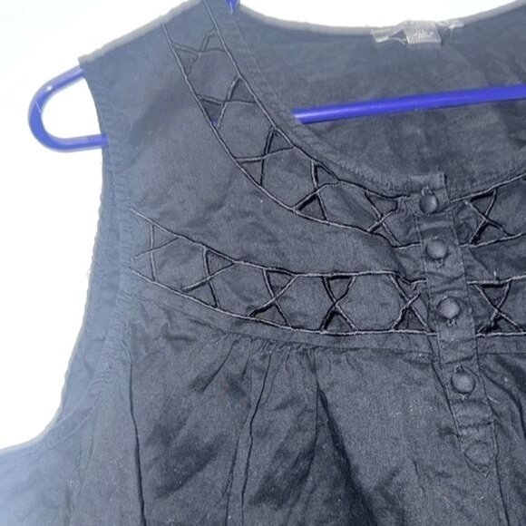 Apt. 9 Black Sleeveless Top With Button Detail & Embroidered Design XL - Picture 4 of 9